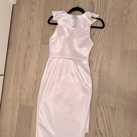 ASOS DESIGN plunge ruffle midi dress with waterfall skirt Cosmic sky, Size US 4 - Picture 7 of 7